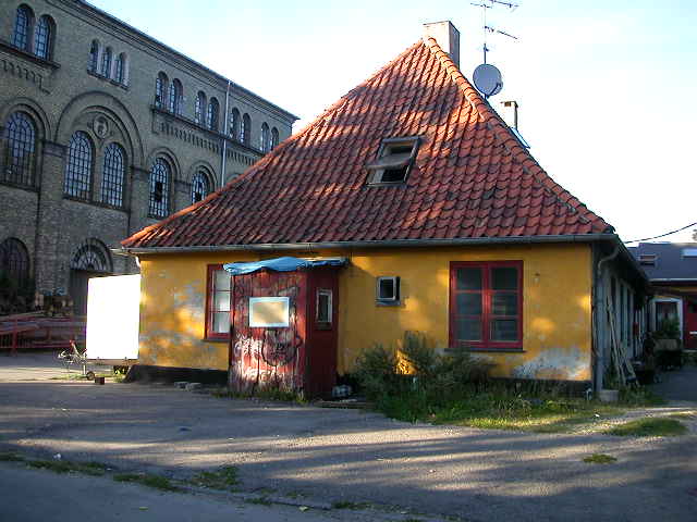 One of the many smurf houses I saw (once I became stoned enough to appreciate their Smurfness!)