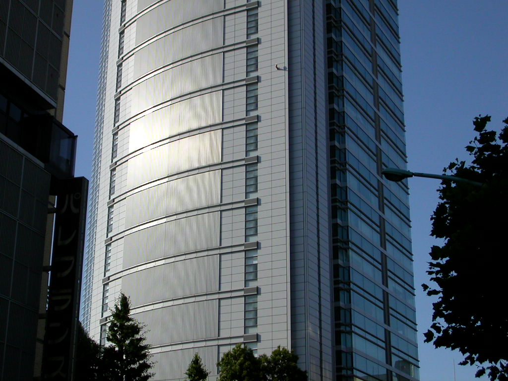 Silver and blue -- the colours of Tokyo in the summer