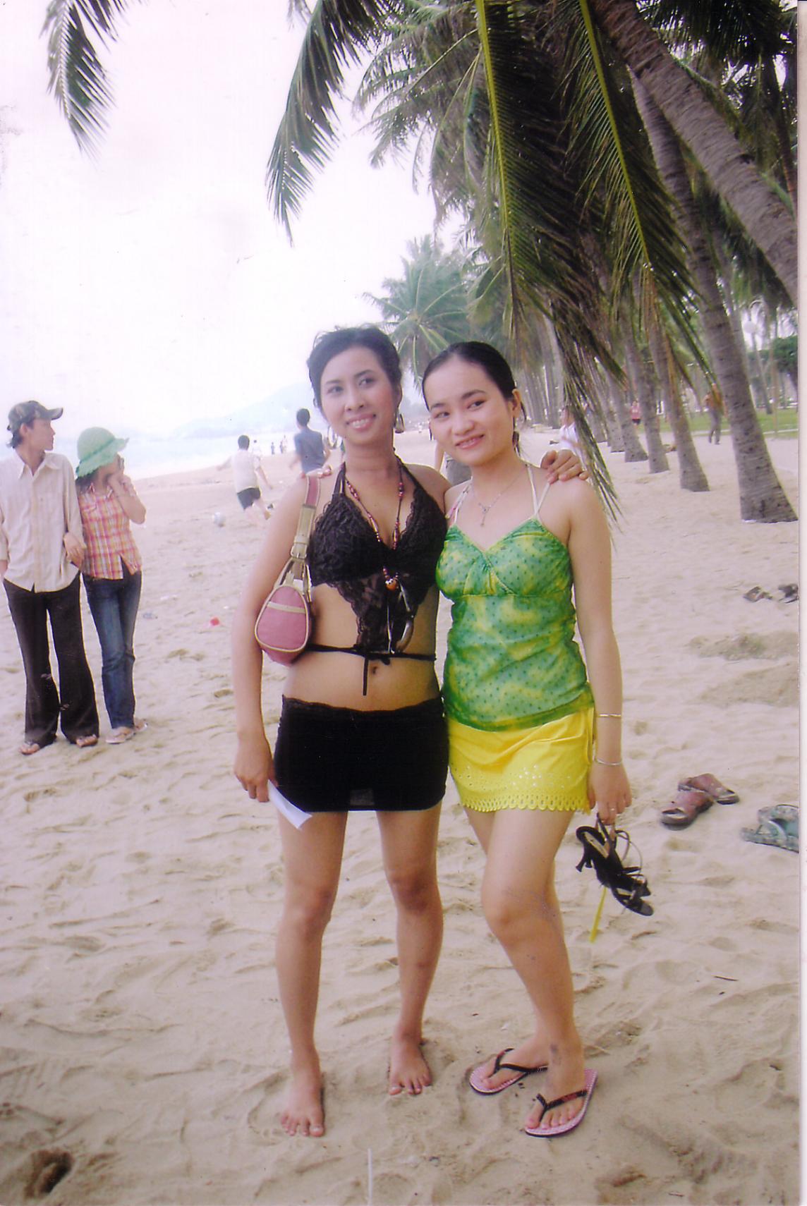 Beach Babes, Vietnam